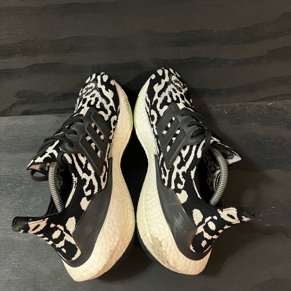 Adidas Ultraboost 22 Men’s Size 12 Black White Zebra Shoes Sneakers GX6300 - Picture 5 of 8